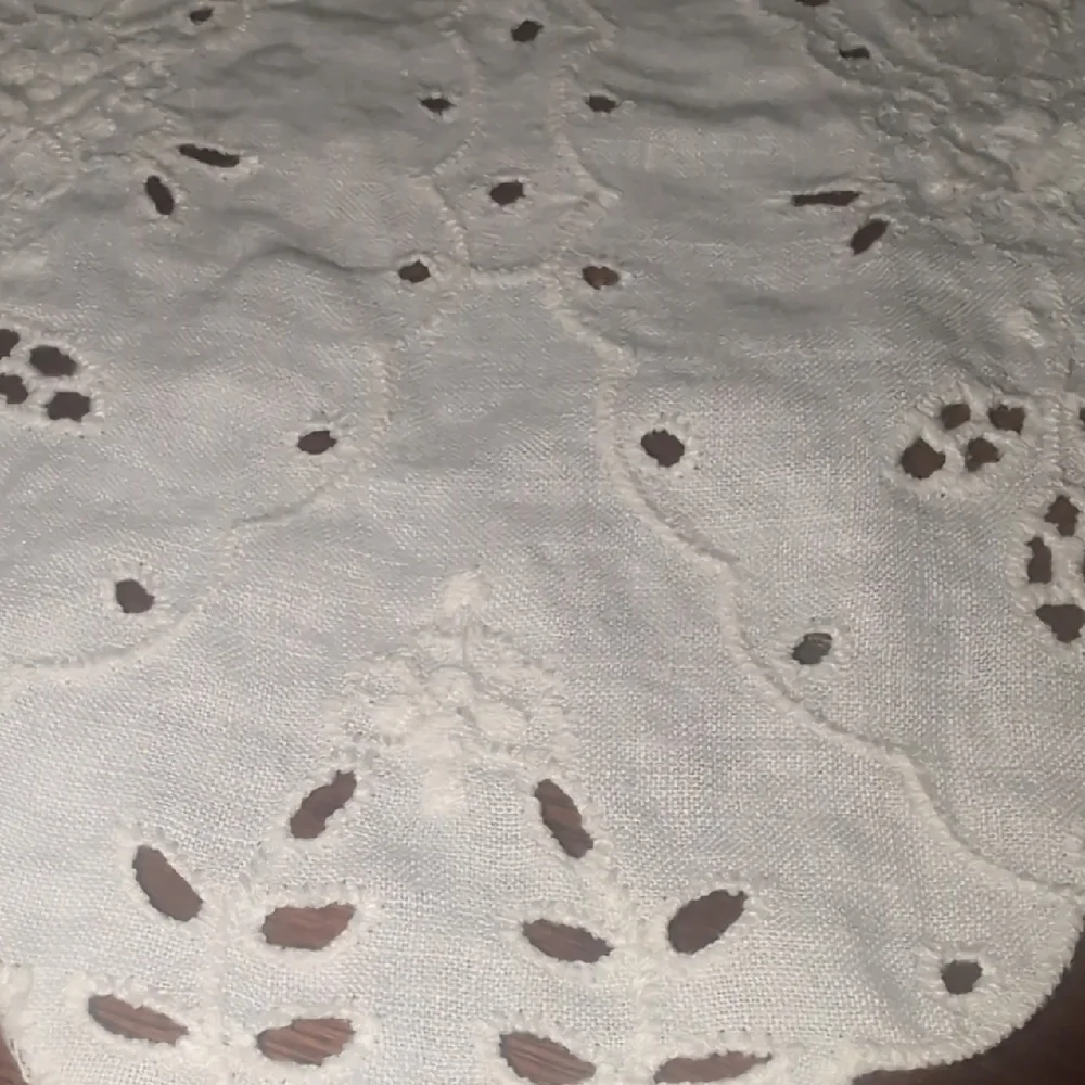 Machine Made Vintage Linens Lot #18 - Picture 9 of 13
